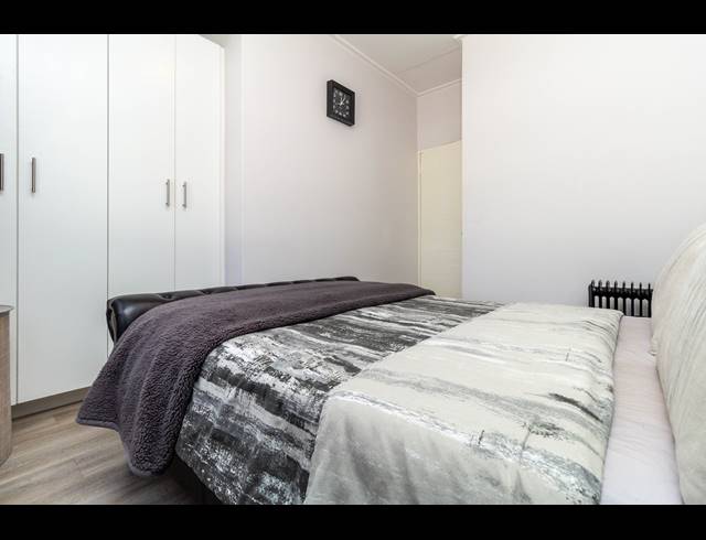 2 BEDROOM APARTMENT RENTED IN BRYANSTON